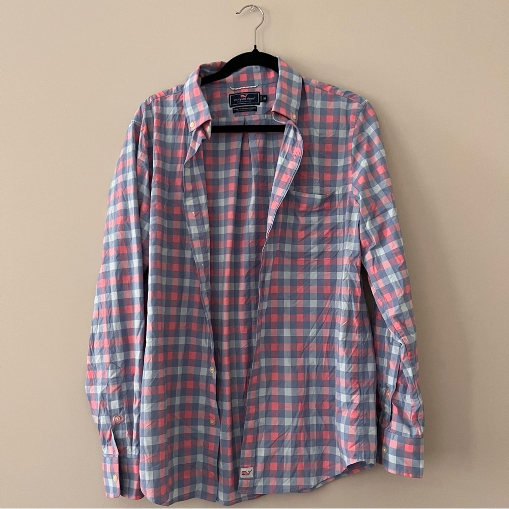 Pink and blue vineyard vines checkered long sleeve button up. Slim fit Murray